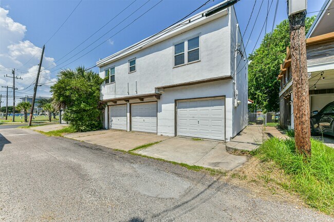 Primary Photo - 123 The Strand