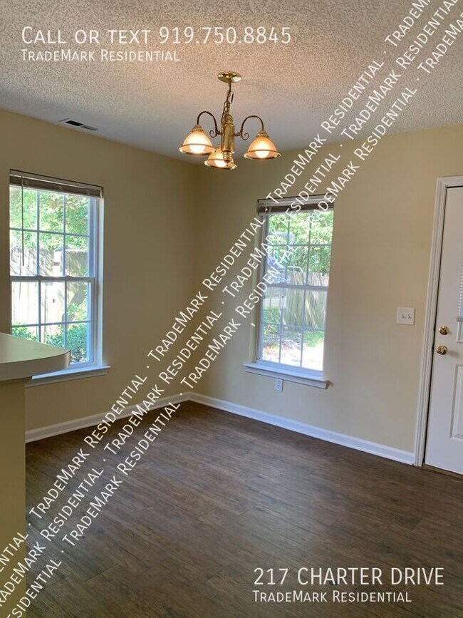 Building Photo - 217 Charter Dr