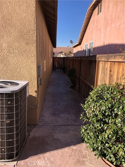 Building Photo - 12941 Rising Moon Way