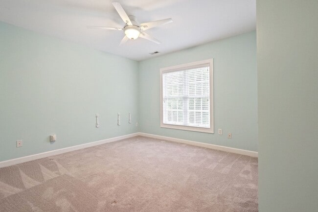 Building Photo - Gorgeous 4br/3ba Two Story House w/ Fully Fenced Backyard!