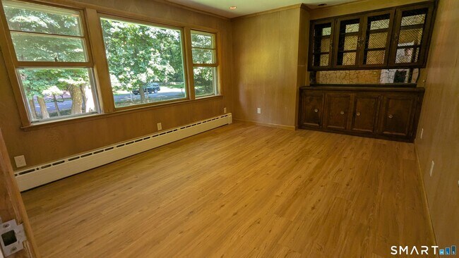 Building Photo - 1139 Brookside Dr