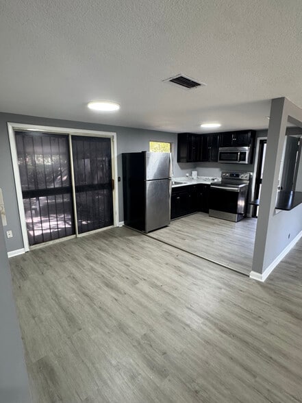 Building Photo - 5253 Kylan Dr N