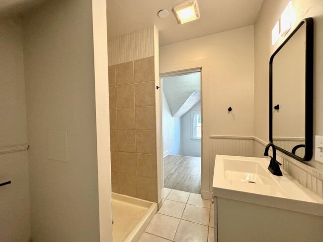 Building Photo - 301 W McMillan St