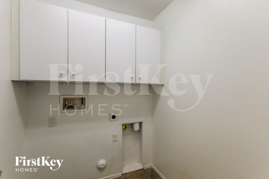 Building Photo - 10721 E Sanctuary Ridge Ln