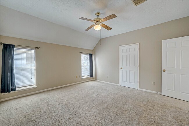 Building Photo - 13410 Lynnville Dr