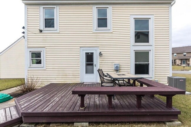 Building Photo - 2236 Sunleaf Ct