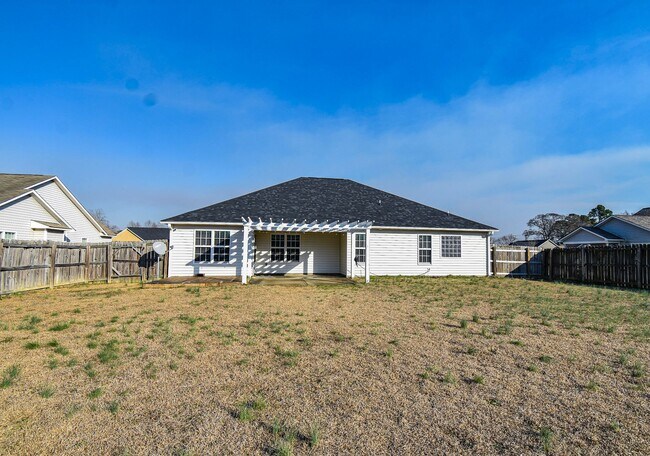 Building Photo - Coming Soon-4 Bedroom 2 Bathroom, Small Pets Considered