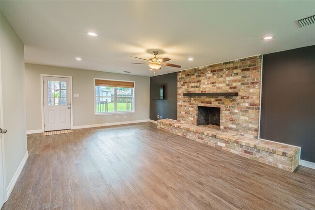 Building Photo - 13018 Wincrest Ct