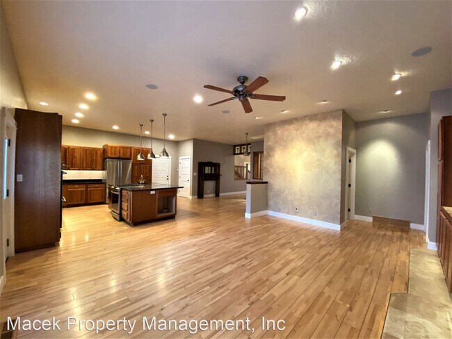 Building Photo - 4 br, 4.5 bath House - 3501 11th Street NE