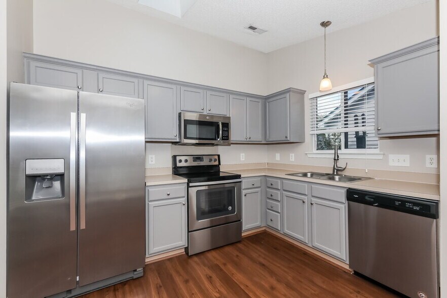 Building Photo - 1007 Salmon River Dr