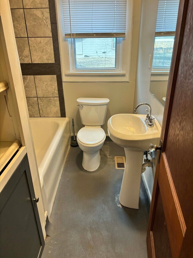 Building Photo - 1845 S Ida St