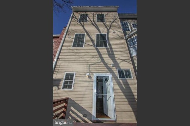 Building Photo - 1649 Kramer St NE