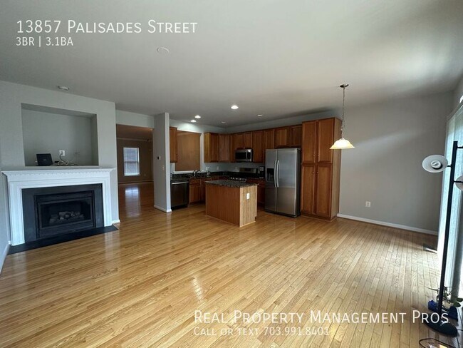 Building Photo - 13857 Palisades St