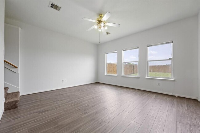 Building Photo - 1106 Vernage Rd