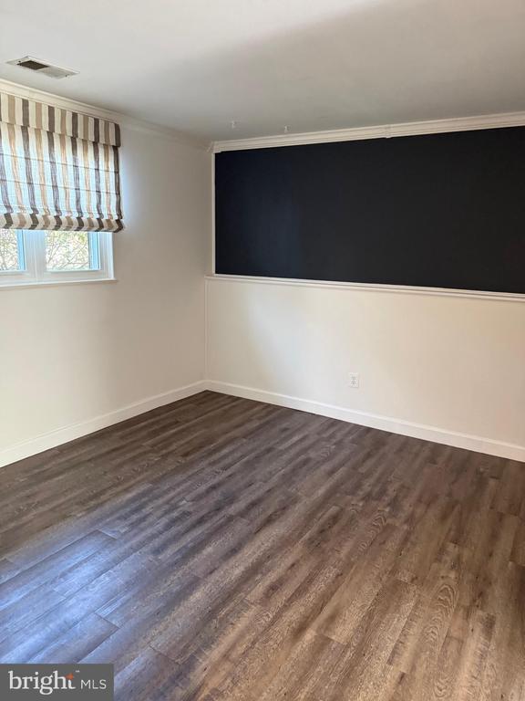 Building Photo - 5079 Macnamara Dr