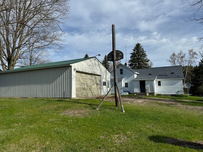 Building Photo - 4251 3 Mile Rd