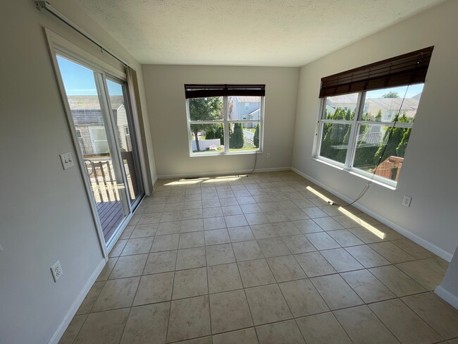 Building Photo - 5022 Dayflower Dr