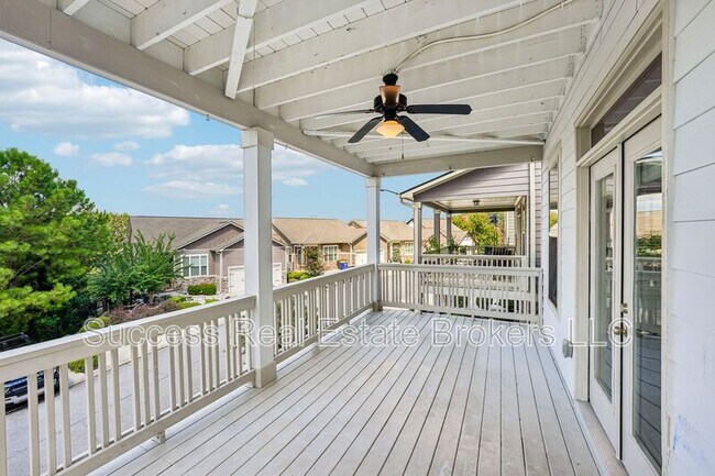 Building Photo - 1231 Ridenour Ln
