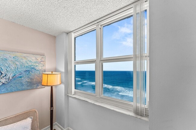 Building Photo - 5420 N Ocean Dr