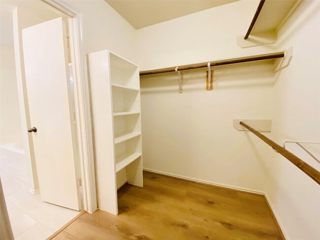 Building Photo - 5747 Wandering Creek Dr