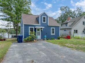 Building Photo - 23 Shore Dr