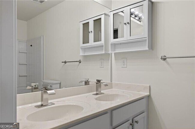 Building Photo - 1805 Liberty Pkwy NW