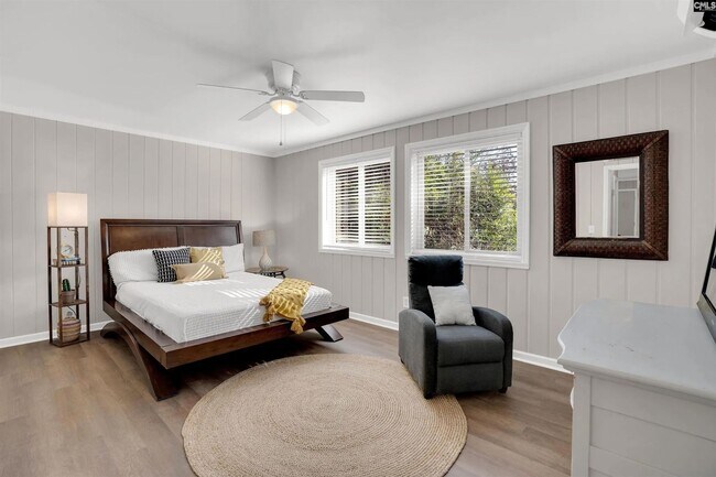 Building Photo - Pre-Leasing for the 26-27 School Year! - Renovated & Furnished Duplex in Peaceful Rosewood