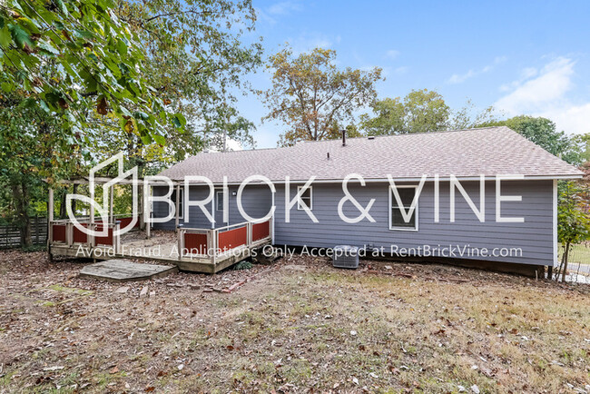 Building Photo - 2664 Denise Dr