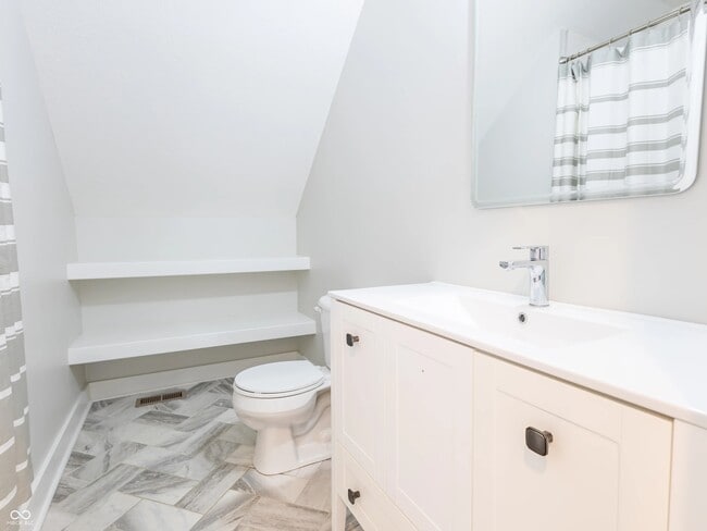 Building Photo - 715 Cottage Ave