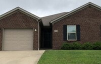 Building Photo - 708 Chatham Ct