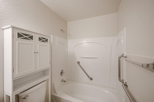 Building Photo - 16034 W Winchcomb Dr