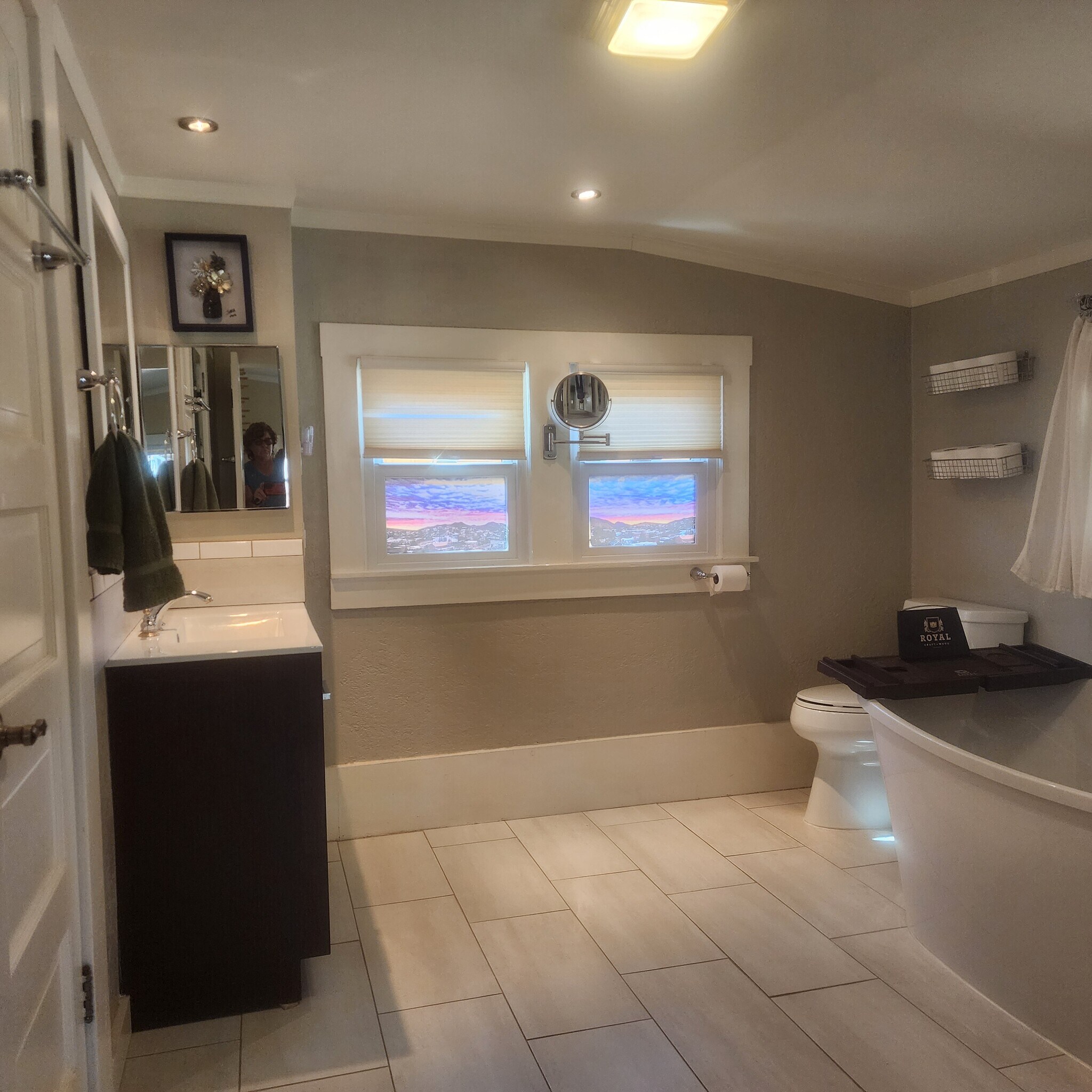 Building Photo - 115 W Vista