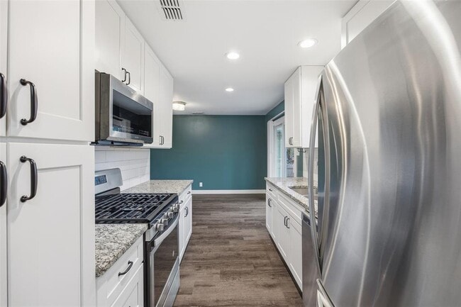 Building Photo - 4810 Creekwood Rd