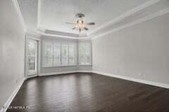 Building Photo - 235 Vale Dr