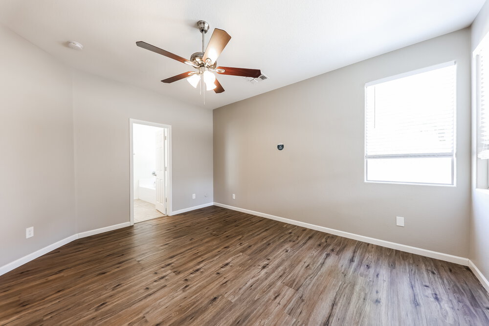 Building Photo - 14338 W Crocus Dr
