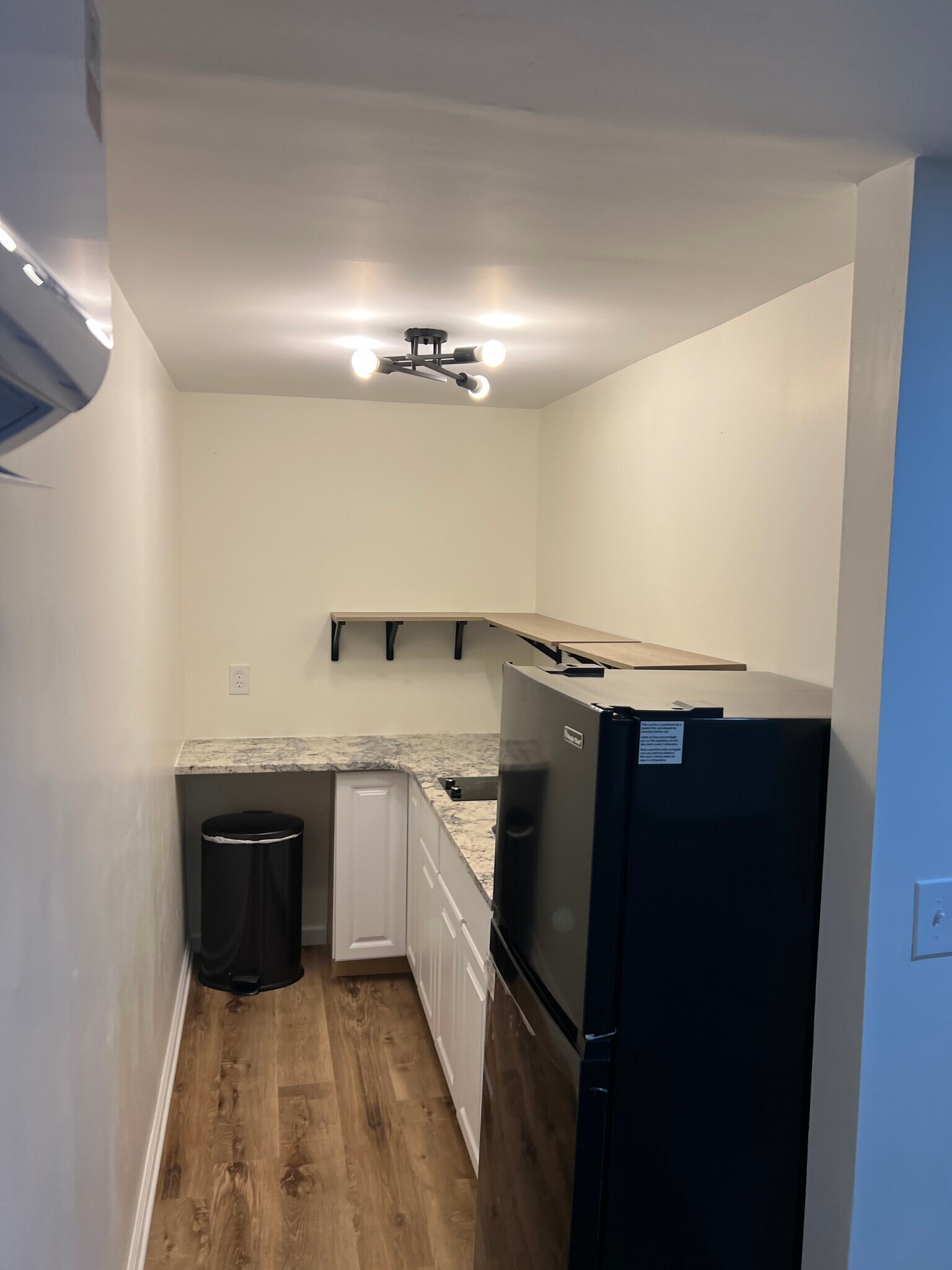 Building Photo - 2210 Shamrock Dr