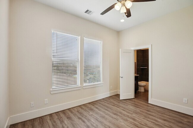 Building Photo - 209 Burr St