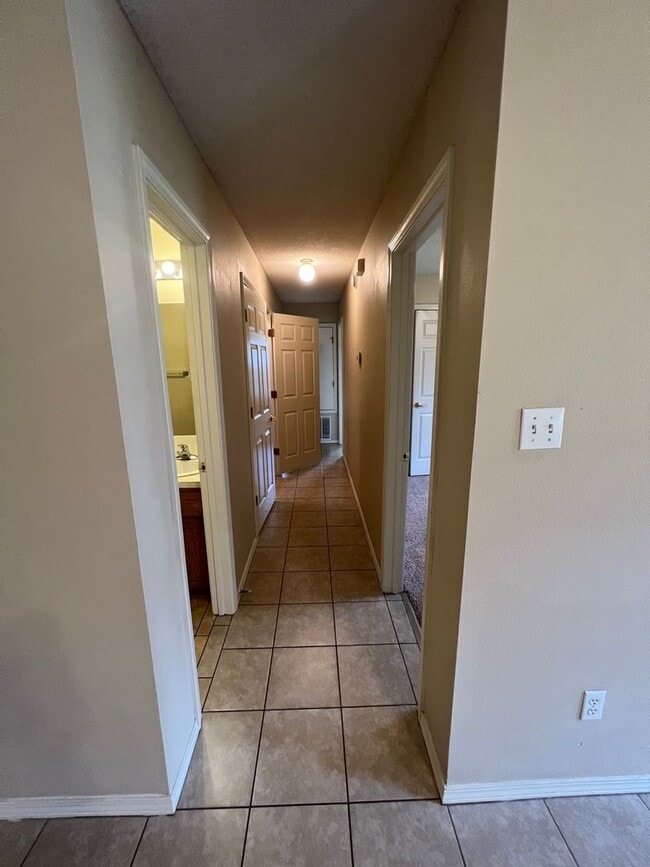 Building Photo - 1811 Wilder Ln