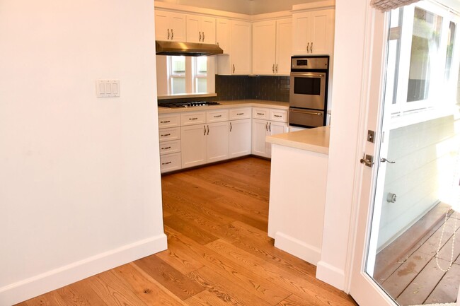 Building Photo - Beautiful spacious Home