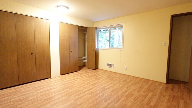 Building Photo - Hajek