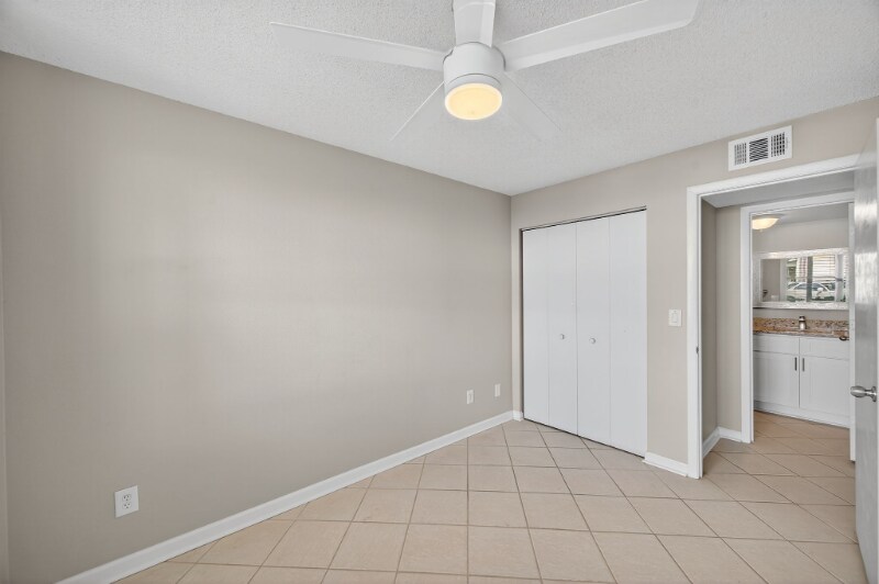 Building Photo - 607 S Westland Ave