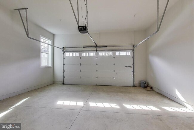 Building Photo - 6921 Renita Ln