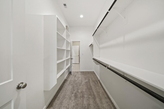 Building Photo - 1547 Crystal Stream Dr