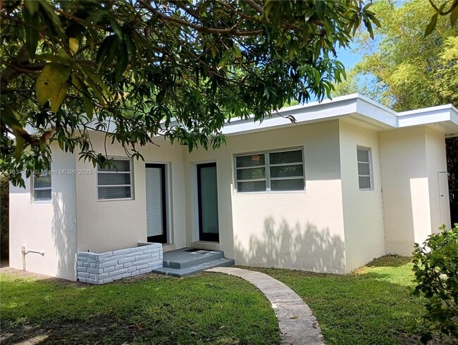 Building Photo - 1225 S Biscayne Point Rd