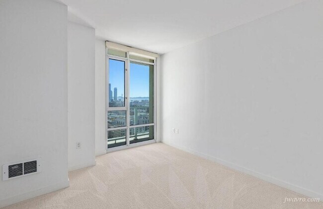 Building Photo - 1160 Mission St