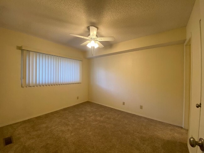 Building Photo - Charming 2 Bedroom, 2.5 Bath Condo, Move-In Ready! Step into this beautifully maintained condo fe...