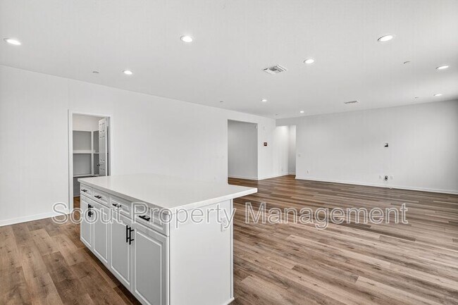 Building Photo - 28113 Echo Ct.