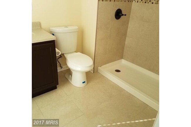 Building Photo - Charming 3-Bedroom Townhome in Glen Burnie...