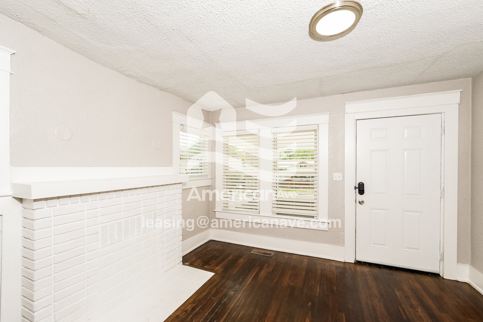 Building Photo - 1746 Center St S