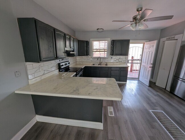 Building Photo - 9517 West Ave., St. Louis, MO 63137